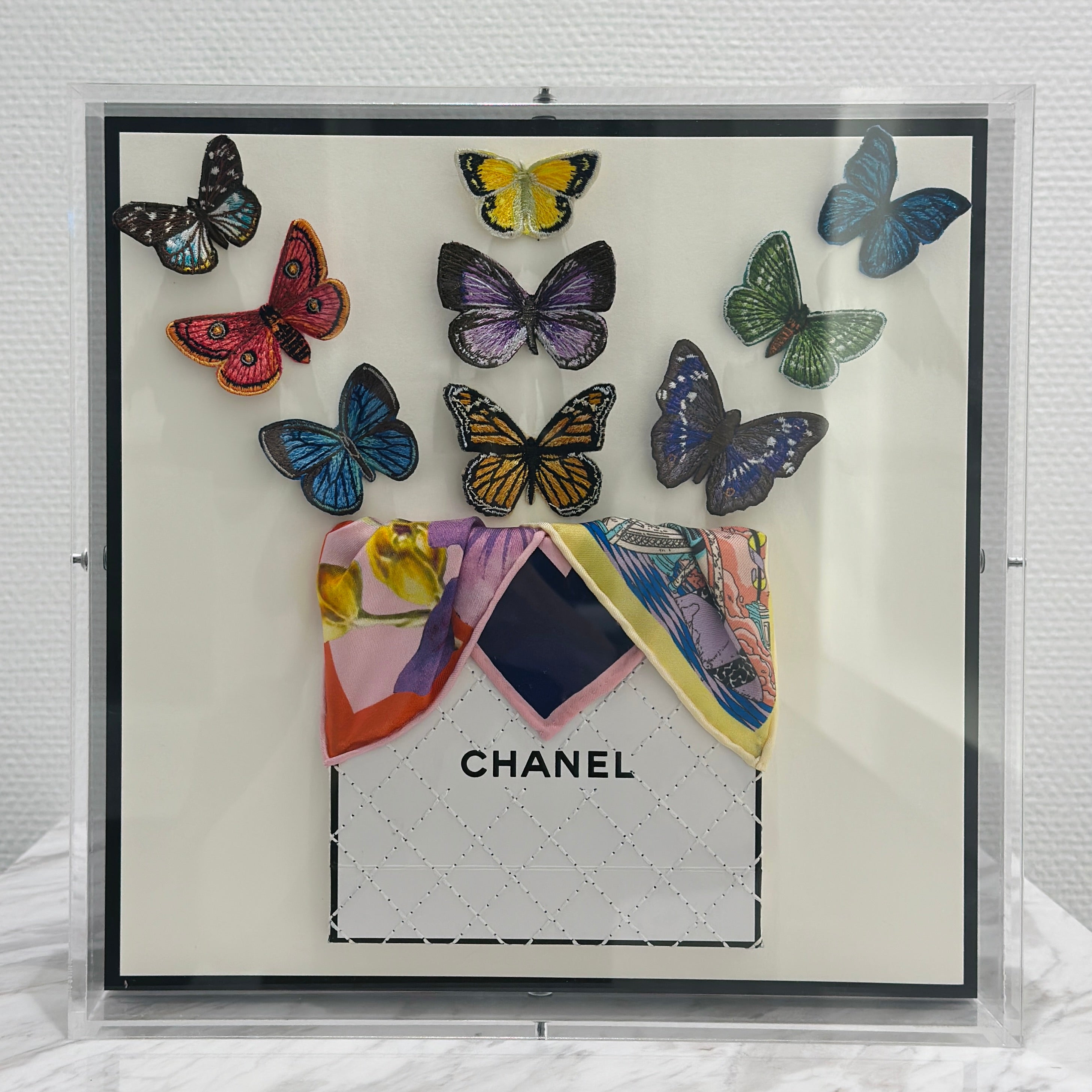 BUTTERFLY SURPRISE (CHANEL) MOD16755