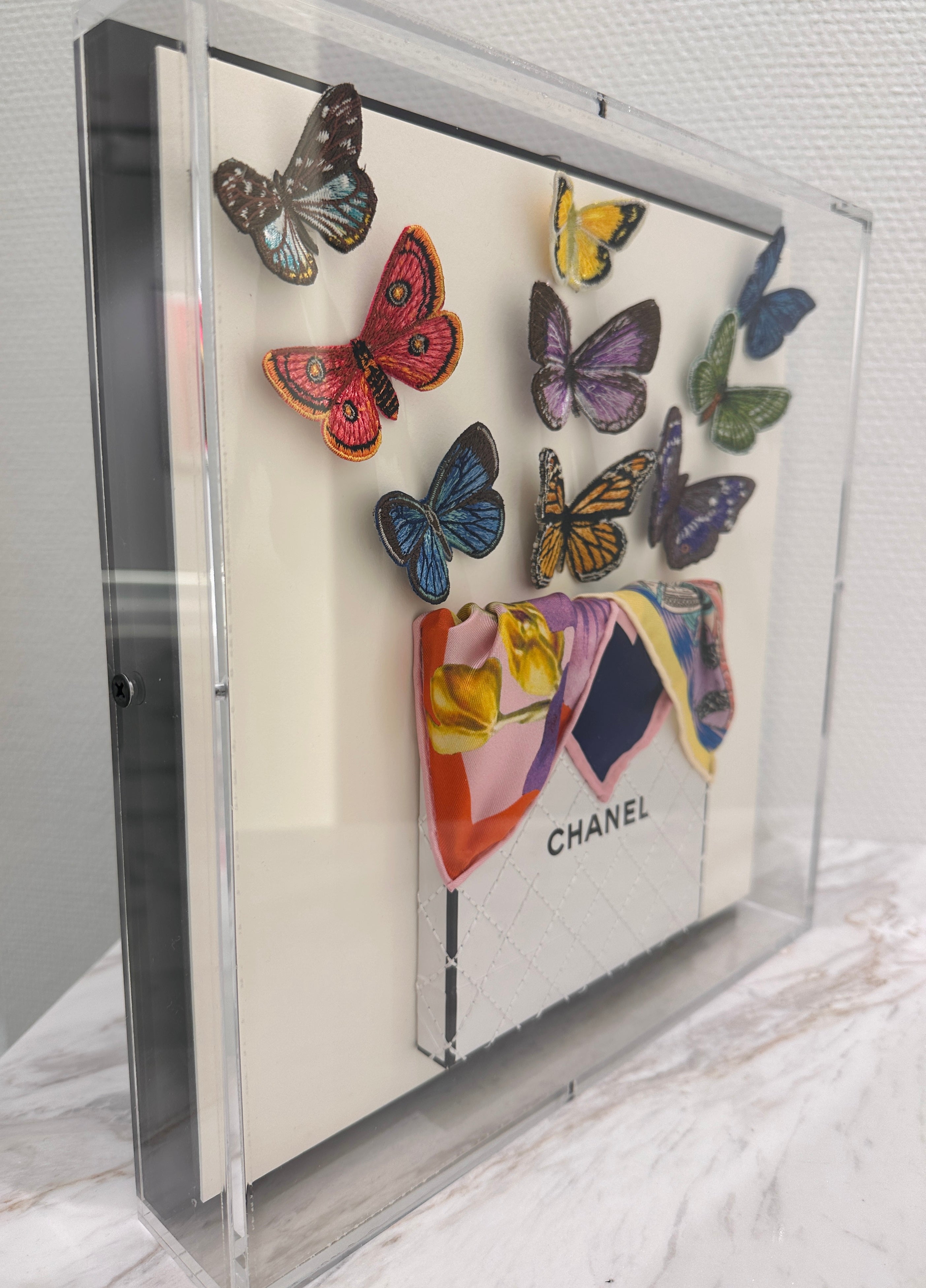 BUTTERFLY SURPRISE (CHANEL) MOD16755 – Stephen Wilson | AND COLLECTION