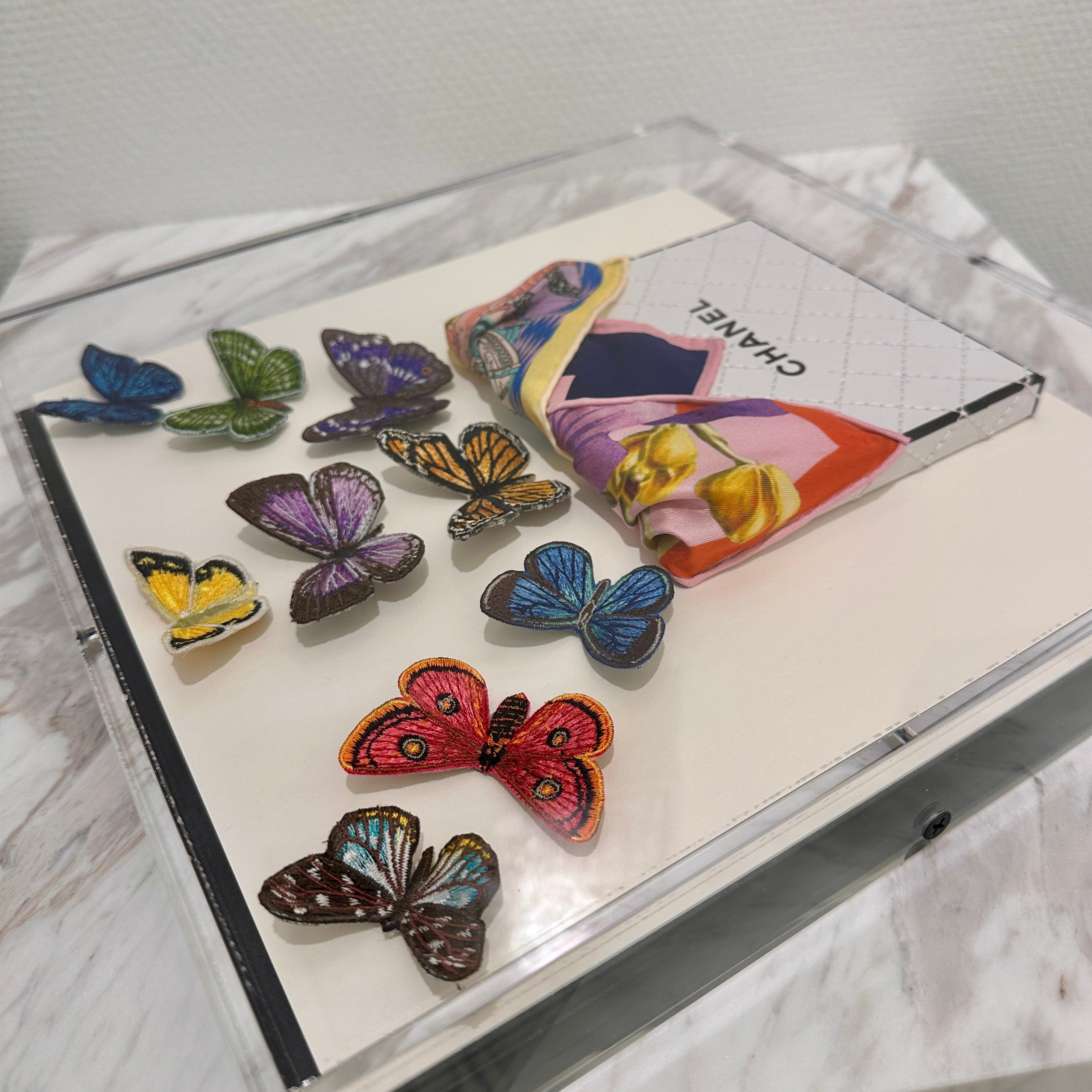 BUTTERFLY SURPRISE (CHANEL) MOD16755 – Stephen Wilson | AND COLLECTION